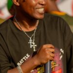 Mzee Wa Bwax – Anajua Ft. Malume